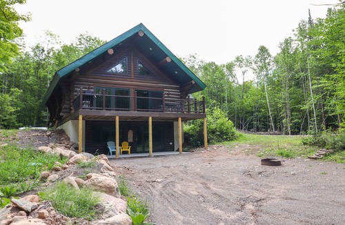 Mercer House | Full Log House Near Golf Course & UTV/Snowmobile Trails
