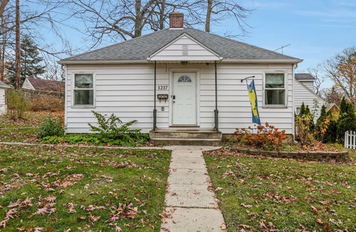 Dicken House | Fully Equipped Home; Walk to UM Stadium, 30+ Days