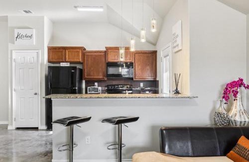 Copperas Cove Apartment | Fully furnished Copperas cove home, 3 bedrooms and 2 bathrooms, Fenced yard, garage, wifi, long stays welcome