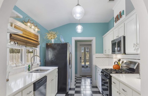 Demere Park House | Fully remodeled, fully fenced, screened in back porch, dog friendly.