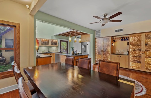 Bouldin House | Fun House, Fantastic Location, Great for Groups, Jacuzzi, Video Games