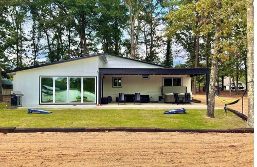 Wetumpka House | Game Day Suites on Jordan