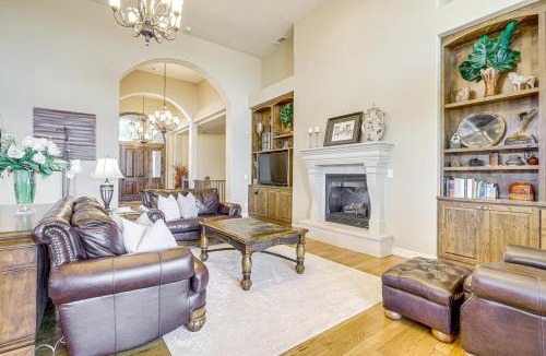 Tucumcari House | Game Room and Deck Group Getaway in New Mexico!