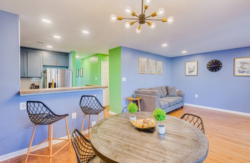 Columbia House | Garage & Deck. 5 Mins to 95. Meriwether-7 mins. Baltimore-20 mins. DC-30 mins.