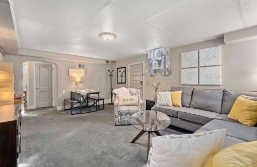 Old Town West Apartment | Garden Level Apt Mtn Ave - 8 min walk to Old Town!