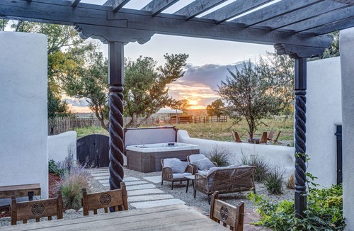 Taos House | Gem Hacienda-Taos, NM-Thanksgiving in a Luxe Home-9 bedrooms-Sleeps 30-Book Now!