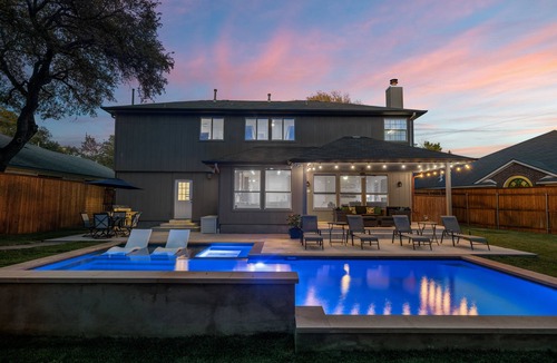 Hunter's Chase House | Getaway with Pool, Hot Tub, Arcade & 7 Bedrooms