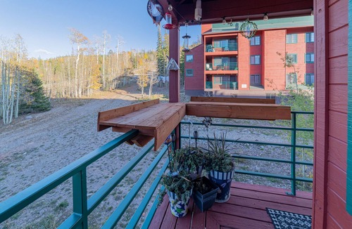 Brian Head Condo | Giant Steps 12 Rustic Retreat ski in/out 2bd/2bath