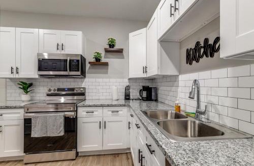 Barker House | Glam luxury lifestyle within Houston!
