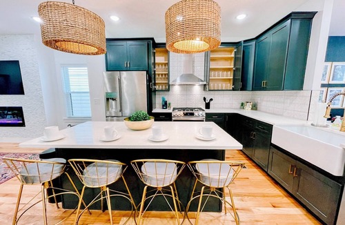 Cleveland Park House | Glamorous 3 BDR in East Nashville – Just 3 Miles to Downtown, Pet Friendly!