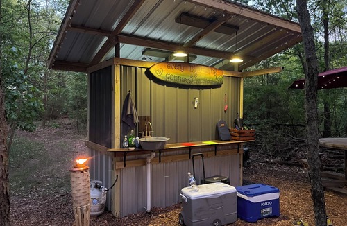 Niles Apartment | Glamping Getaway with kitchenette on Flower and Alpaca farm