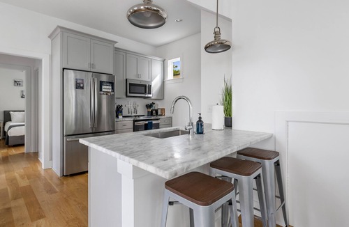Cannonborough Elliotborough Apartment | Globetrotter Suite C | Whimsical Historic Retreat