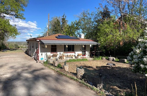 Sheridan House | Goat Hill Orchard - Family & Pet Friendly ; Level 2 EV Charging Outlet BYOCC