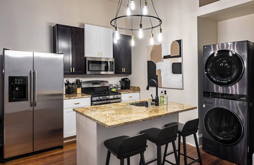 Covington House | Goldie on Greer - Perfect for 4!