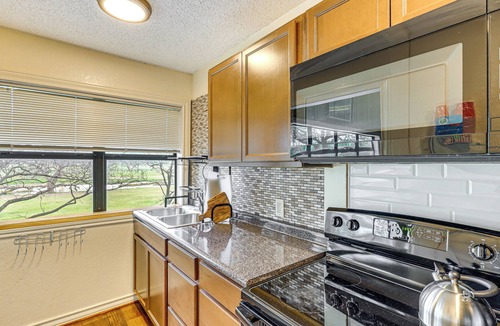 Salado Apartment | Golf Course Views: Family Home w/Yard in Salado!