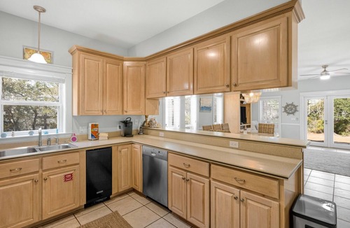 Seacrest House | Good Life At The C - Seacrest home with carriage house private pool 4 bikes!