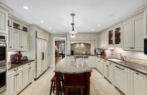 Walpole House | Gorg 6KSF w lrg pool, sleeps 12, 4.5 baths, rec room w bar, pool table & gym.