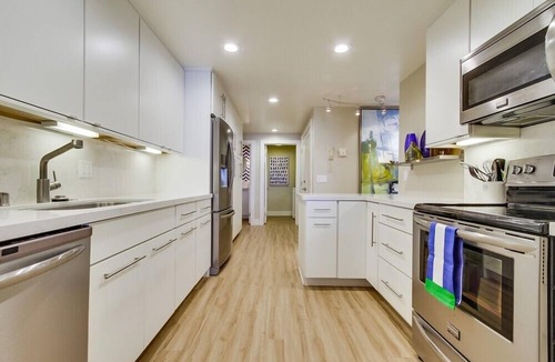 Crown Point Condo | Gorgeous 2 Bed/2 Bath Bayfront Property- 30 Night Minimum Required