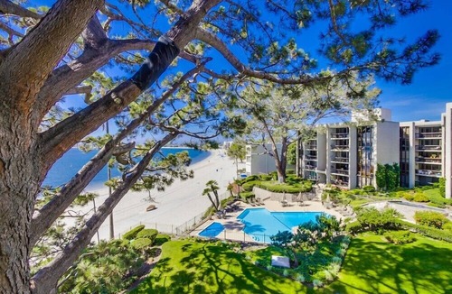 Crown Point Condo | Gorgeous 2 Bed/2 Bath Bayfront Property- 30 Night Minimum Required