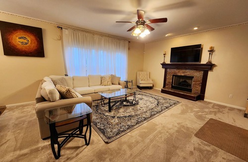 Whittaker House | Gorgeous 4 Bed Home - Short Drive to Downtown A2