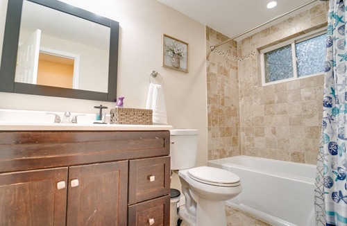 Oxon Hill House | Gorgeous 5BR/3BA Family Home in Maryland!