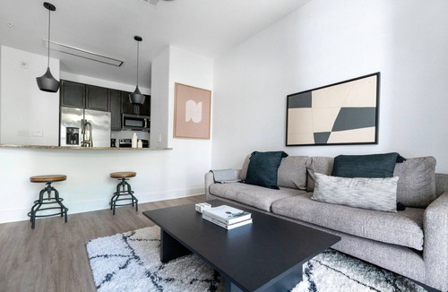 Gateway Apartment | Gorgeous Arboretum 1BR w/Gym, Pool & W/D, nr restaurants, by Blueground