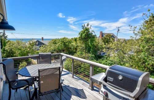 Eastham House | Gorgeous Architectural Home w Water Views
