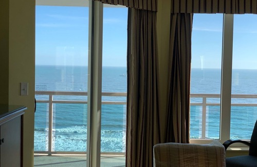 Crescent Beach Condo | Gorgeous Bahama Sands 3BR/3BA Oceanfront Corner-Ocean Drive Adjacent