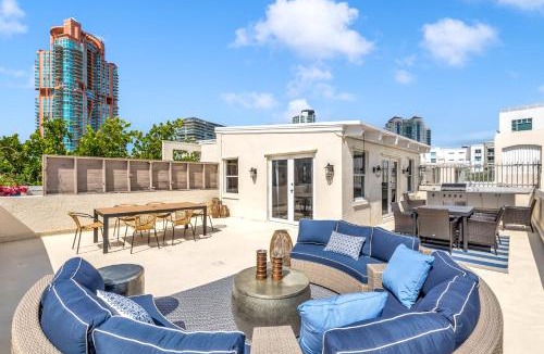 South of Fifth Apartment | Gorgeous coastal PH with Large Private Terrace