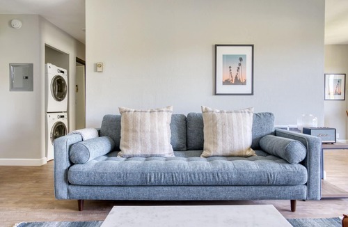 Foster City Apartment | Gorgeous Foster City 1BR w/Pool, W/D, Gym, near highways, by Blueground