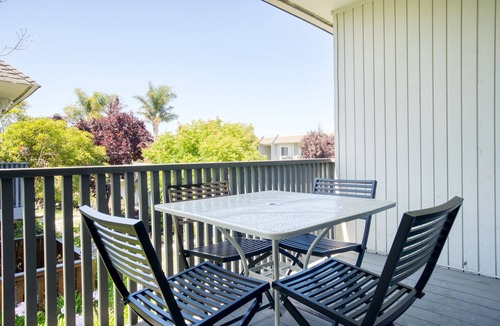 Foster City Apartment | Gorgeous Foster City 1BR w/Pool, W/D, Gym, near highways, by Blueground