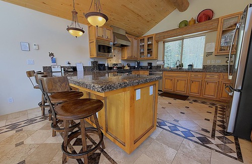 Columbine Lake Cabin | Gorgeous Home with Hot Tub & Private Pond just 2 Miles to Purgatory Ski Resort