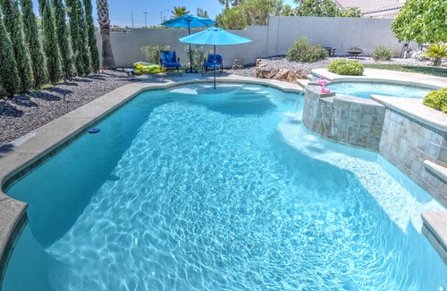 Spring Valley House | Gorgeous House private Pool& Spa 10 sleeps, 8min to Strip