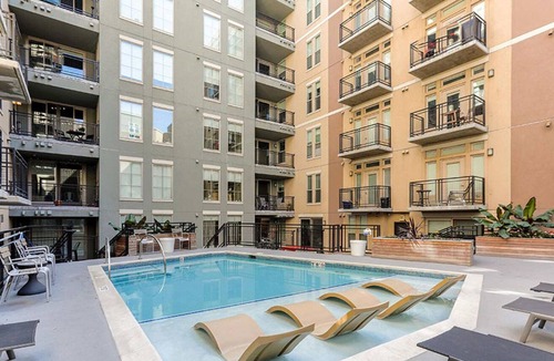 Ballpark Apartment | Gorgeous LoDo 2BR w/ Pool, Gym, 1 block from Coors Field, by Blueground
