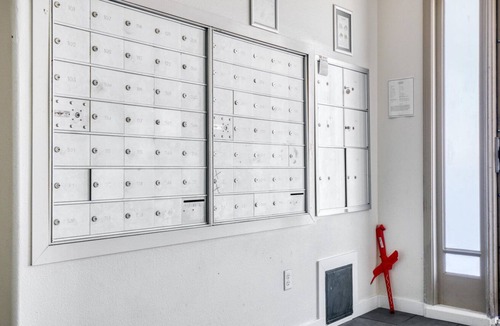 Mar Vista Apartment | Gorgeous Mar Vista 2BR w/ W/D, nr Venice Beach, by Blueground