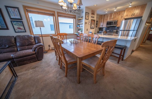 Mountain House Condo | Gorgeous Mountain views! Last Minute Holiday Rates!