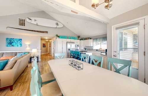 Roads End House | Gorgeous Ocean Views, Private Hot Tub, Game Room, WiFi, Patio & Washer/Dryer