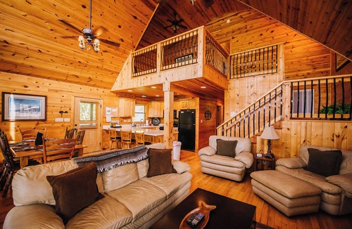 Draper Cabin | Gorgeous Riverfront Home w/Large Flat Yard 3B