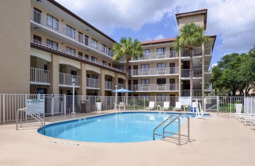 Florida Central Atlantic Coast House | Gorgeous Stay! Four Modern Units, Pool, Breakfast, Shuttle to Parks