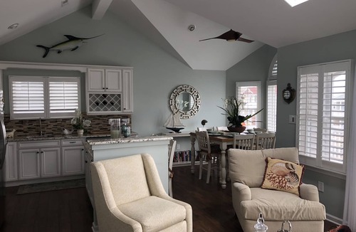 Gold Coast Condo | Gorgeous top floor condo on a corner lot, perfect beach vacation!