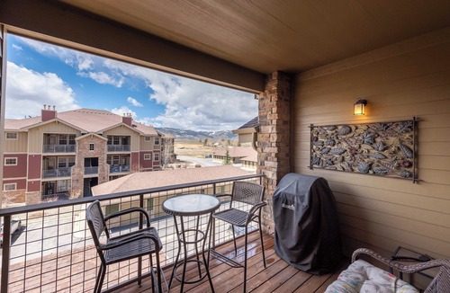 Silvercreek Condo | Granby Ranch Getaway sleeps 5! 2-bed, 2-bath, access to heated pool/hot tub!