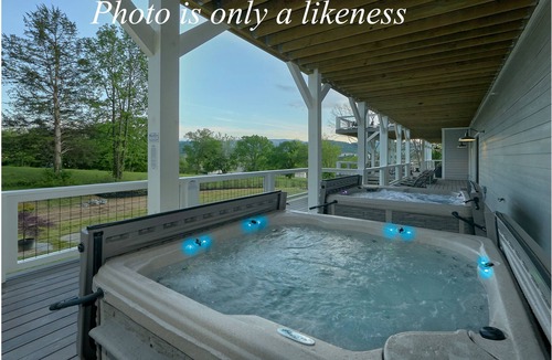 Pigeon Forge Cabin | Grand Forge Lodge - 16 Bedrooms in the MIDDLE of Pigeon Forge! Loaded!
