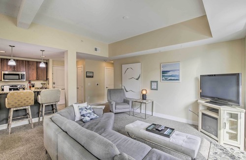 Grand Haven Apartment | Grand Haven Condo w/Patio < 1 Mi to Downtown