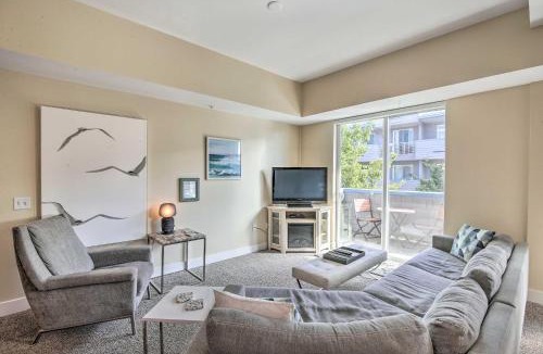 Grand Haven Apartment | Grand Haven Condo with Patio Less Than 1 Mi to Downtown