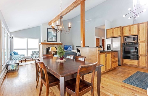 Avon House | Great Dates & Rates For Feb-March! Bring the Whole Family to Our Dog Friendly, 5BR Home This Season