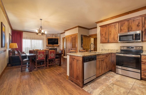 Chalet Village North Resort | Great Family getaway resort. Indoor pool, 5 minutes to snowboarding and skiing.