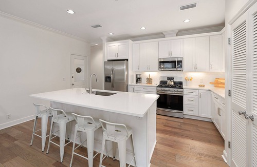 Saint Simons Heights House | Great Quiet Neighborhood Location | Bike to Beach and Close to Shopping & Restaurants | Community Pool Access