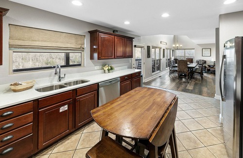 Gatlinburg Cabin | GREAT view DOWNTOWN Gatlinburg with views,community pool, hot tub and fireplace
