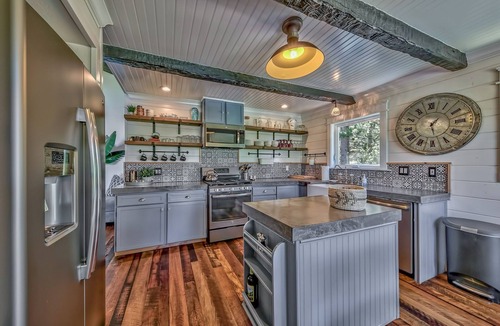 South Lake Tahoe House | Great View, Modern & Stylish, Golf, Near Lake/Slopes, A/C