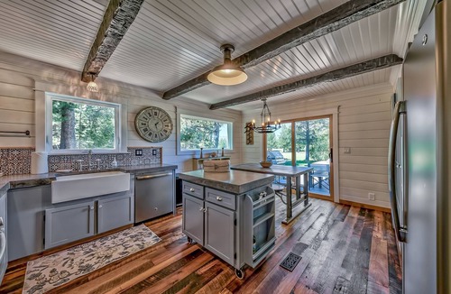 South Lake Tahoe House | Great View, Modern & Stylish, Golf, Near Lake/Slopes, A/C